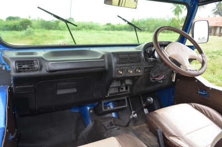 Mahindra Mm540 Interior